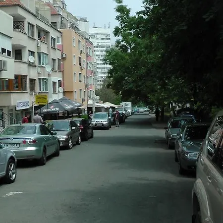 Apartament In Sea Garden Flora Burgas